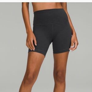 Lululemon Wunder Train High-Rise
Short 6"